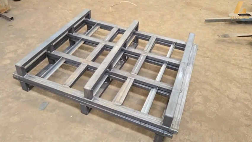 Steel pallet