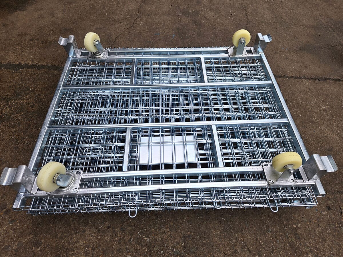 Foldable Wire Cage on Casters3