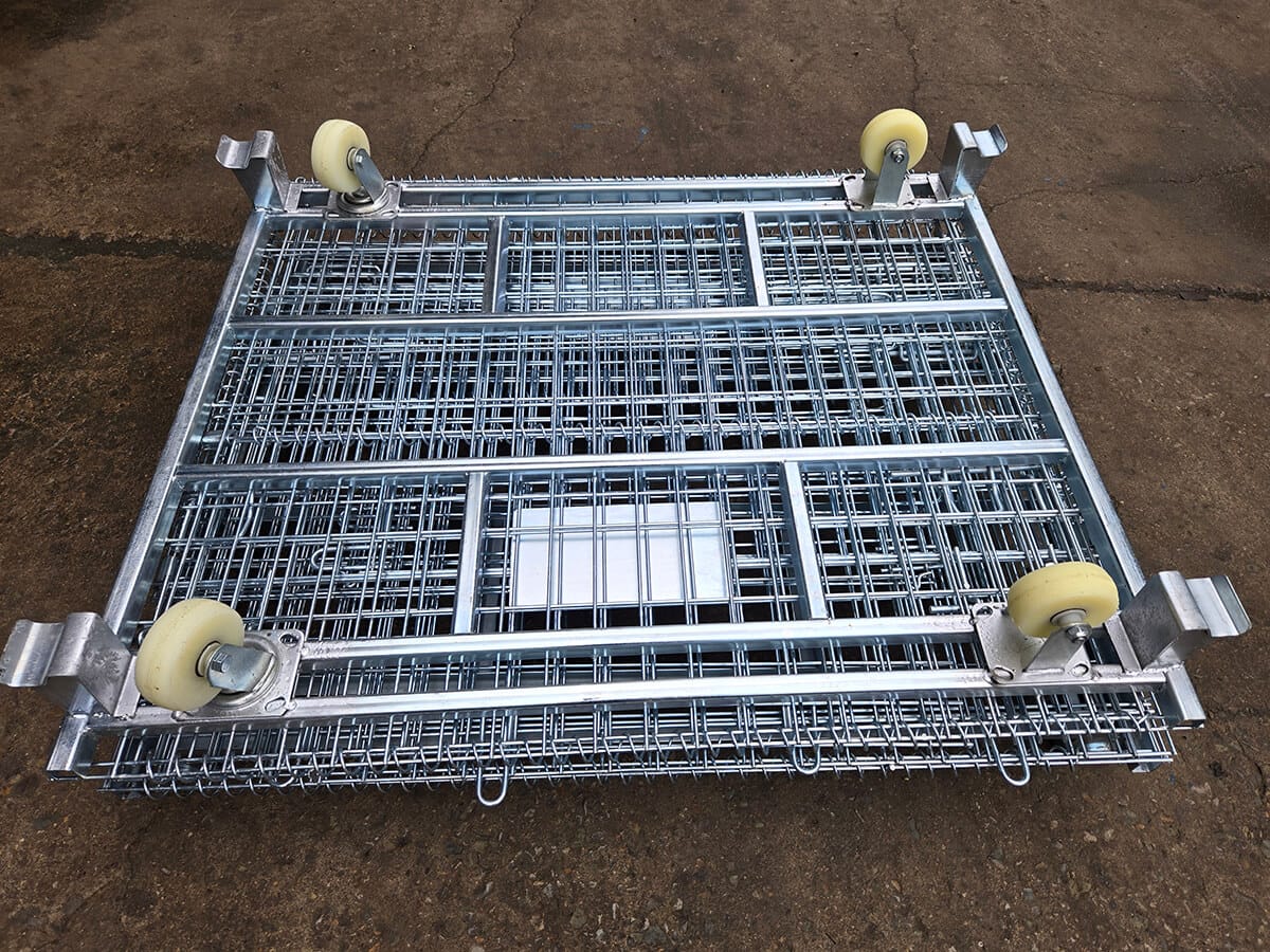 Foldable Wire Cage on Casters3